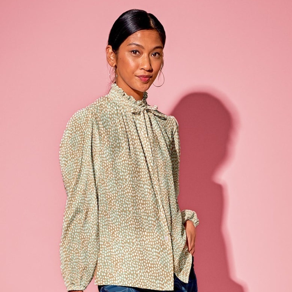 The Willow Blouse - Sand Ecru Spots